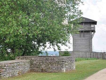 Wachtturm- und Mauerrekonstruktion am Limes zwischen Burgsalach und Raitenbuch