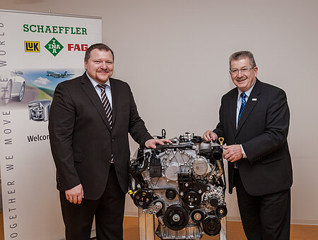 „Dialog mit der Wirtschaft” bei der Schaeffler in Gunzenhausen