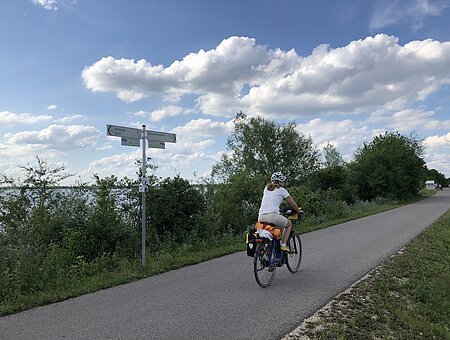 Radwegebeschilderung am Altmühlsee